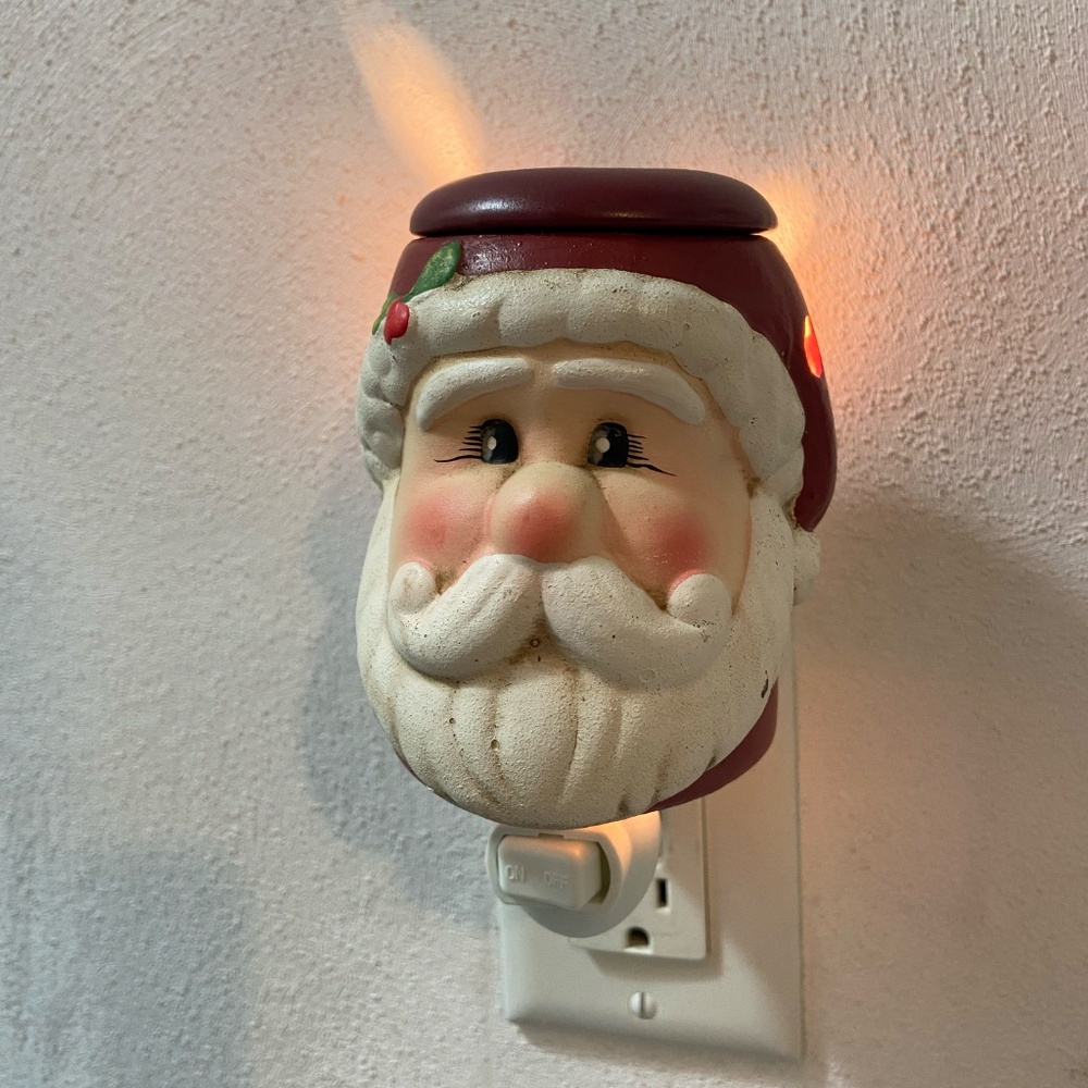 Santa Wax Warmer Swivel Wall Plug Christmas Holiday
